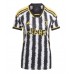 Camisa de time de futebol Juventus Dusan Vlahovic #9 Replicas 1º Equipamento Feminina 2023-24 Manga Curta